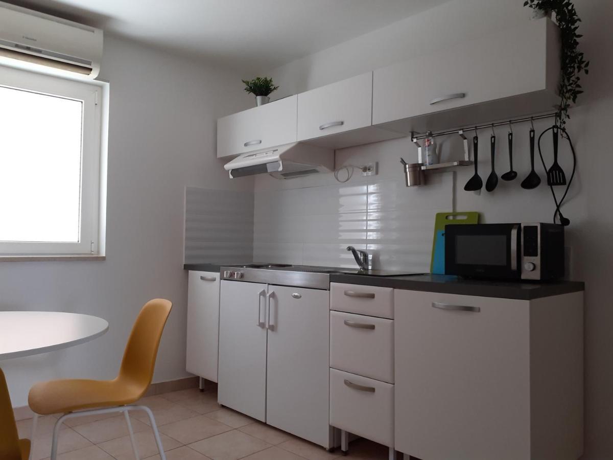 Apartment Zlata Rab Town Exteriér fotografie