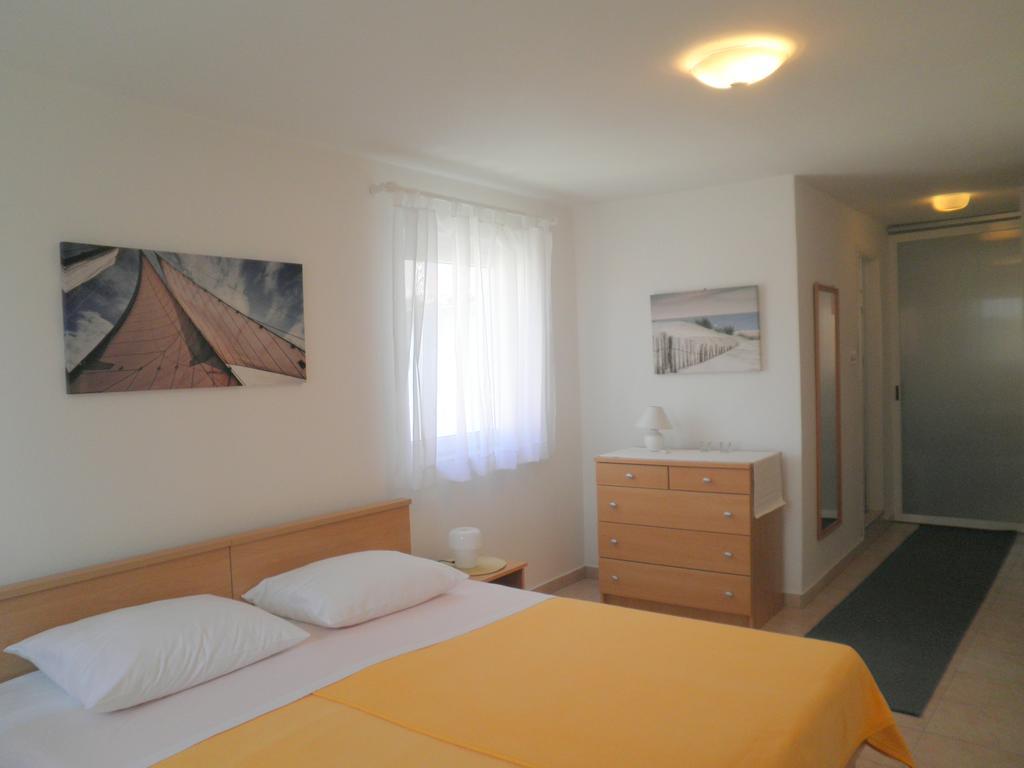 Apartment Zlata Rab Town Exteriér fotografie
