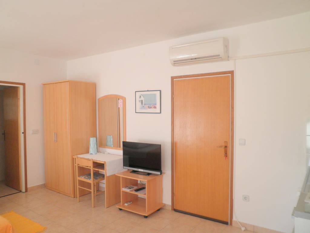 Apartment Zlata Rab Town Exteriér fotografie